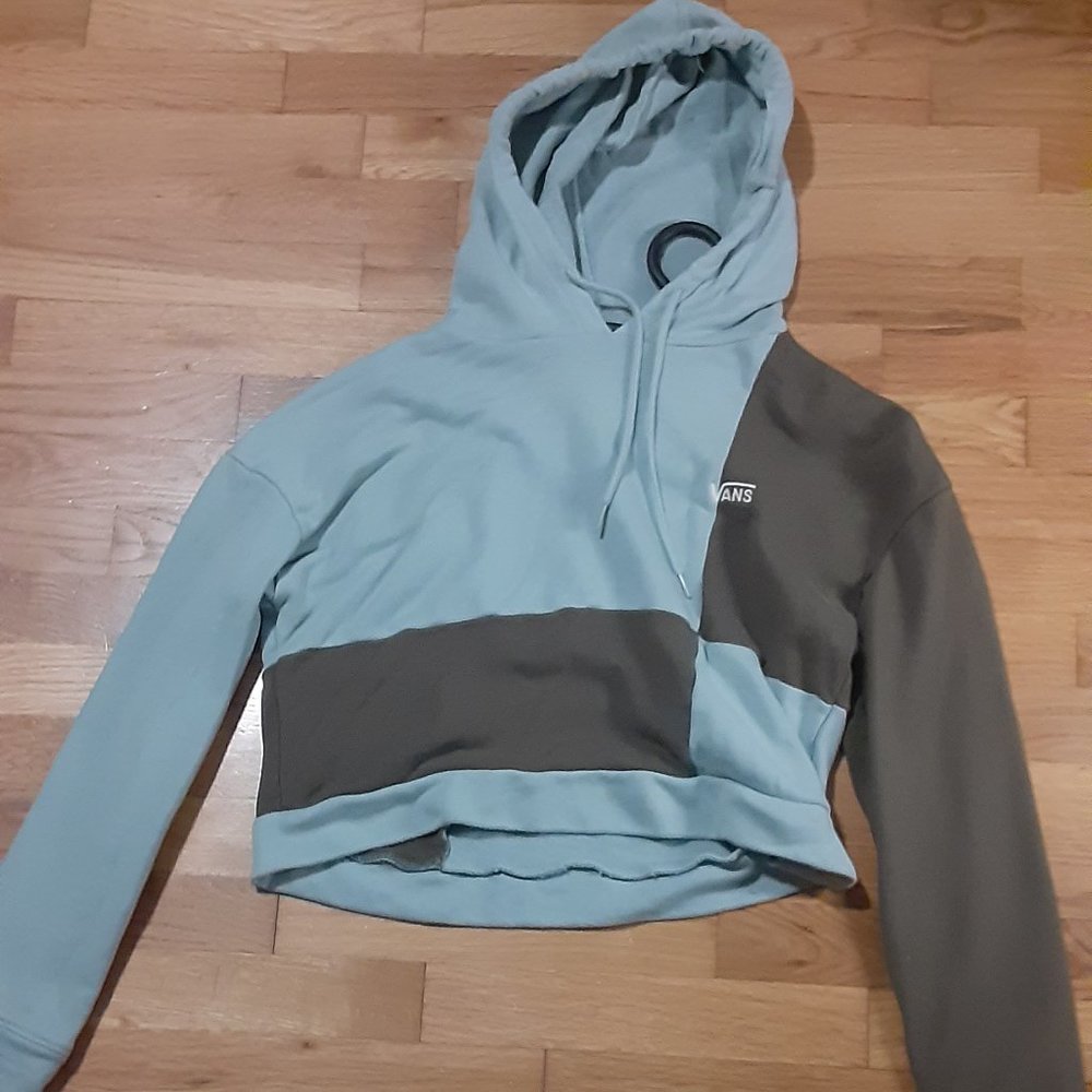 Super cute and comfy vans sweatshirt